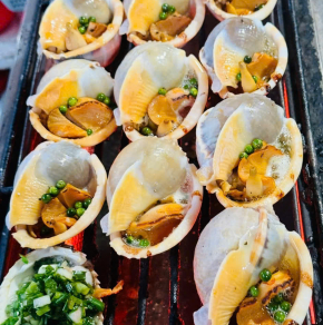 Ốc tỏi nướng tiêu xanh 